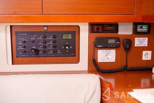 Oceanis 45 - Yacht Charter Sailica