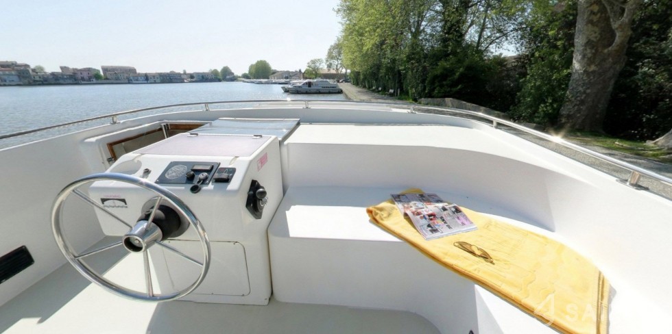 Le Boat Royal Classique - Yacht Charter Sailica