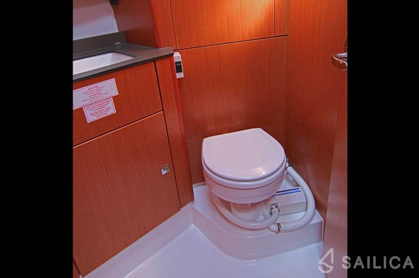 Bavaria 41 Cruiser - Yacht Charter Sailica