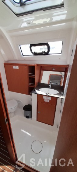 Bavaria 41 Cruiser - Yacht Charter Sailica