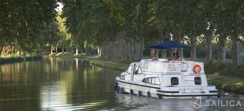 Le Boat Royal Mystique A - Yacht Charter Sailica