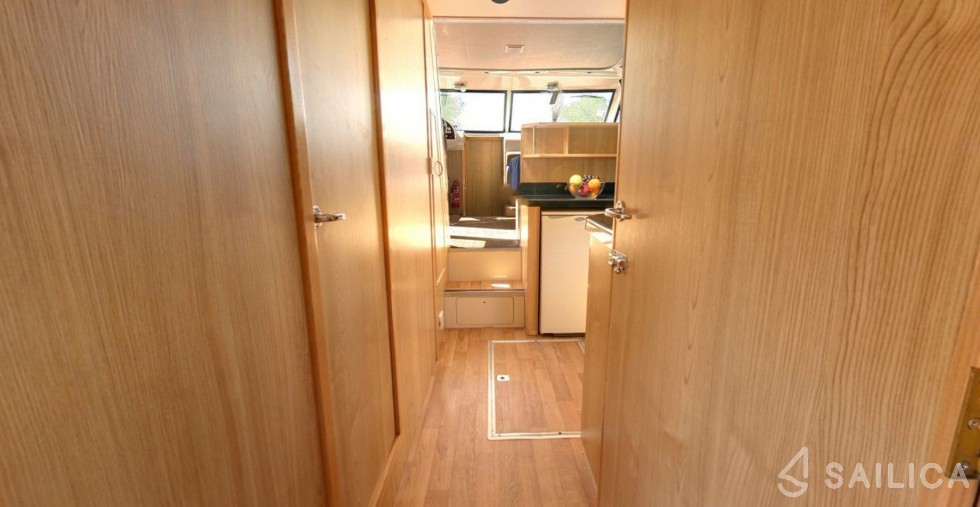 Le Boat Royal Mystique A - Yacht Charter Sailica