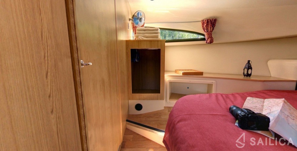 Le Boat Royal Mystique B - Yacht Charter Sailica