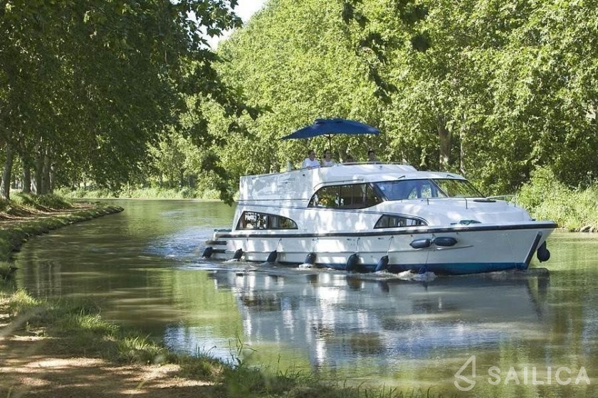 Le Boat Royal Mystique B - Yacht Charter Sailica