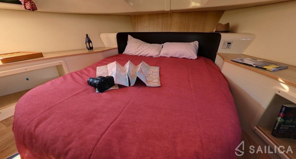 Le Boat Royal Mystique B - Yacht Charter Sailica