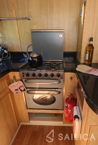 Le Boat Royal Mystique B - Yacht Charter Sailica