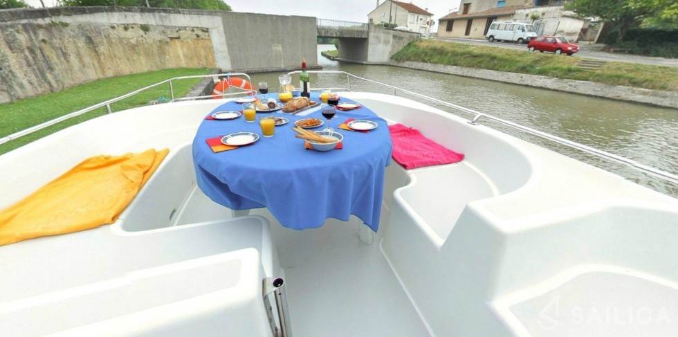 Le Boat Salsa A - Yacht Charter Sailica
