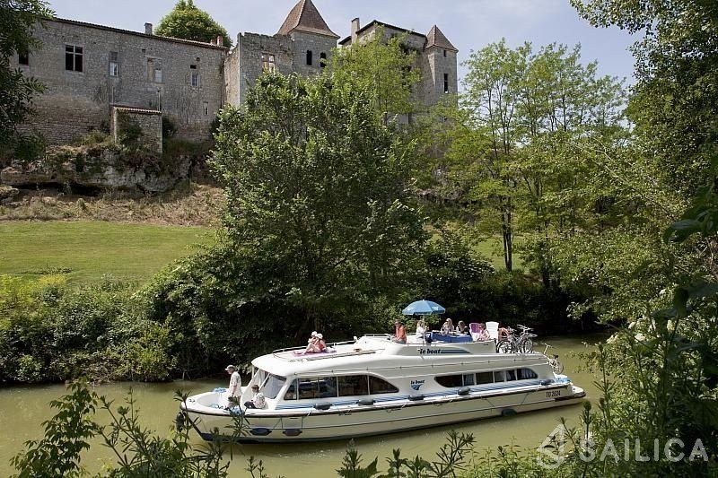 Le Boat Salsa A - Yacht Charter Sailica
