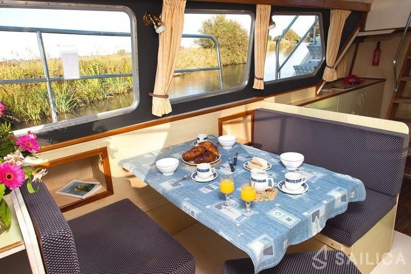 Le Boat Sheba - Yacht Charter Sailica