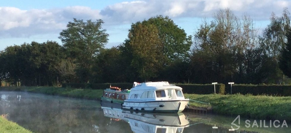 Le Boat Tango - Yacht Charter Sailica