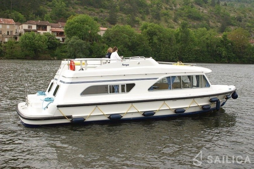 Le Boat Tango - Yacht Charter Sailica