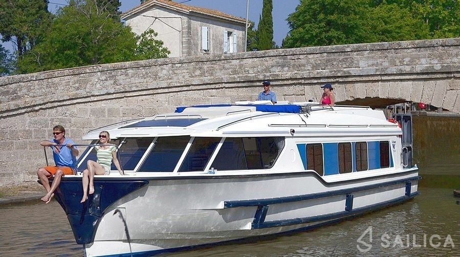 Le Boat Vision 3 - Yacht Charter Sailica