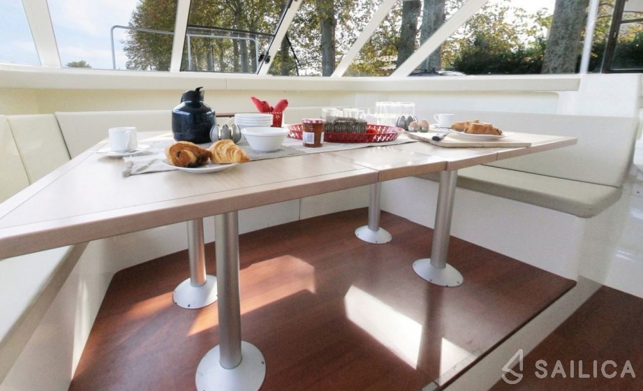 Le Boat Vision 3 - Yacht Charter Sailica