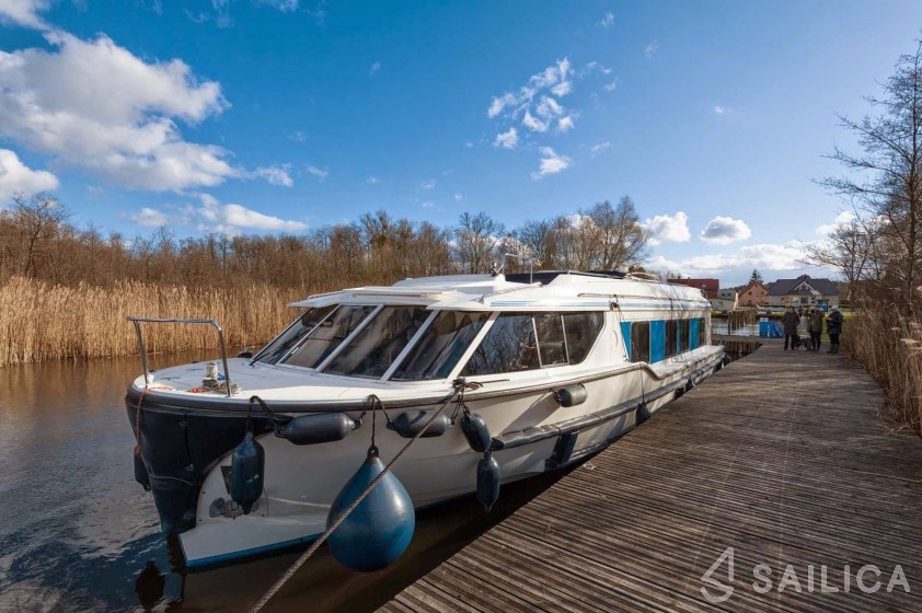 Le Boat Vision 4 - Yacht Charter Sailica