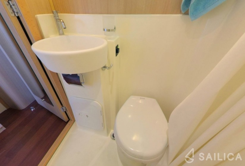 Le Boat Vision 4 - Yacht Charter Sailica