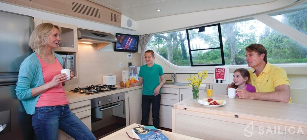 Le Boat Vision 4 - Yacht Charter Sailica