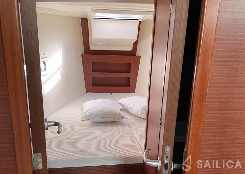 Hanse 388 - Yacht Charter Sailica