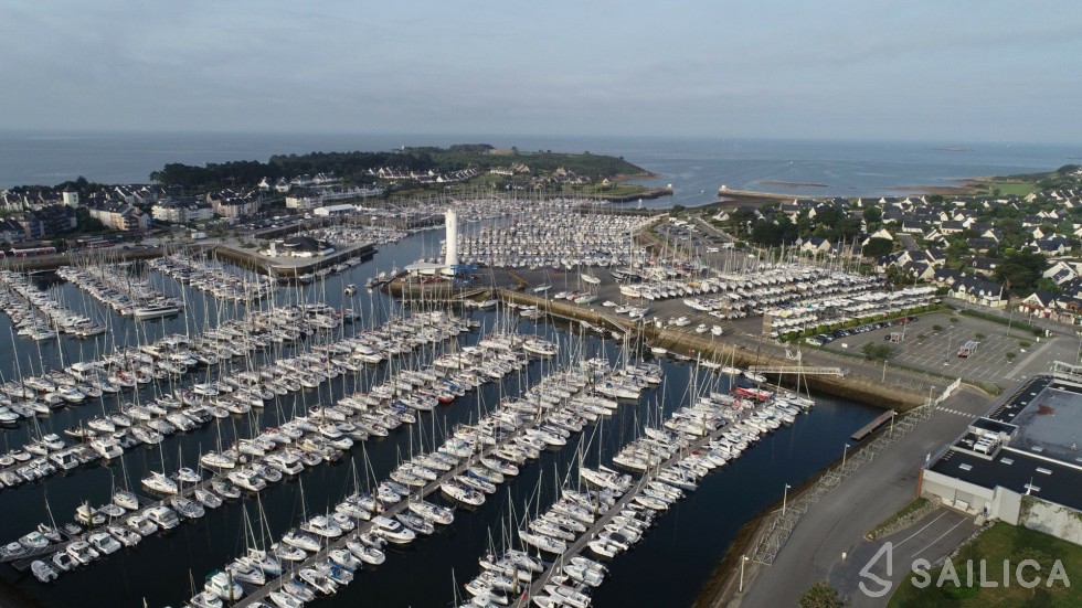 Maxus 26 Standard - Yacht Charter Sailica