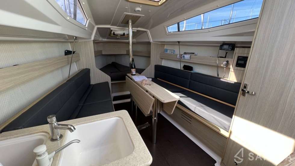 Maxus 26 Standard - Yacht Charter Sailica