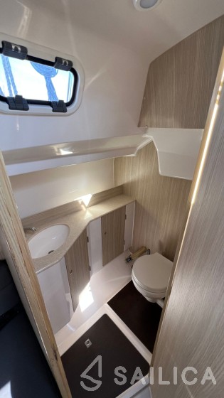 Maxus 26 Standard - Yacht Charter Sailica