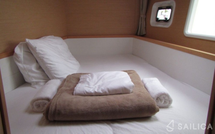 Lagoon 39 - Yacht Charter Sailica