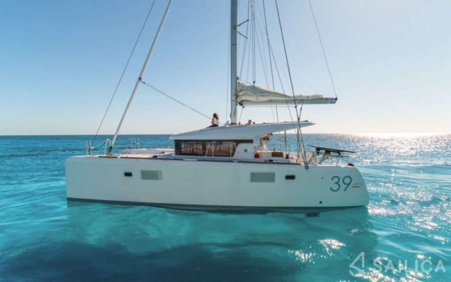 Lagoon 39 - Yacht Charter Sailica