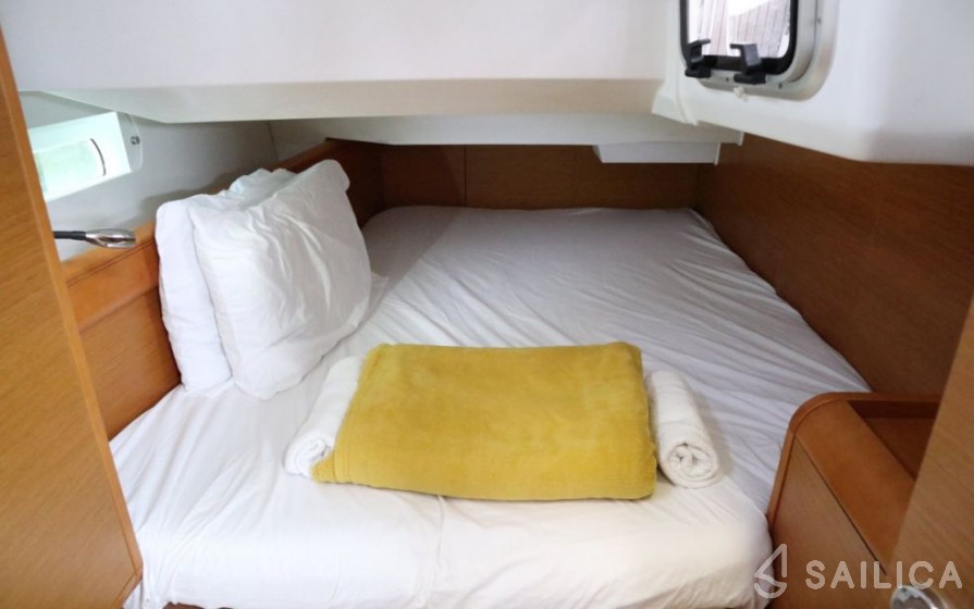 Sun Odyssey 409 - Yacht Charter Sailica