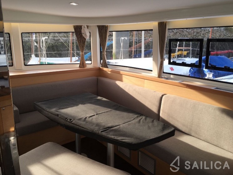 Lagoon 42 - Yacht Charter Sailica