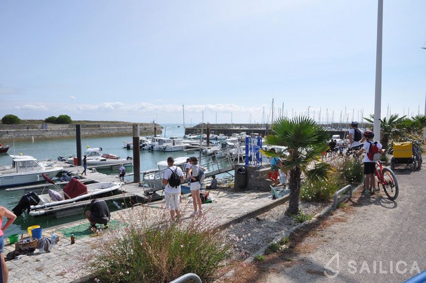 Sessa Key Largo 25 - Yacht Charter Sailica