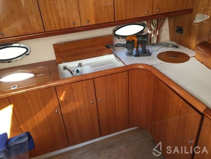 Camargue 50 - Yacht Charter Sailica