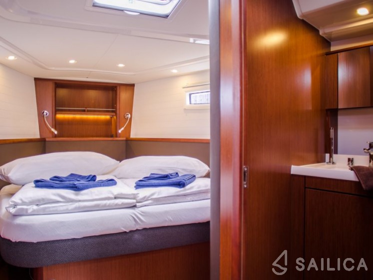 Bavaria Vision 46 - Yacht Charter Sailica