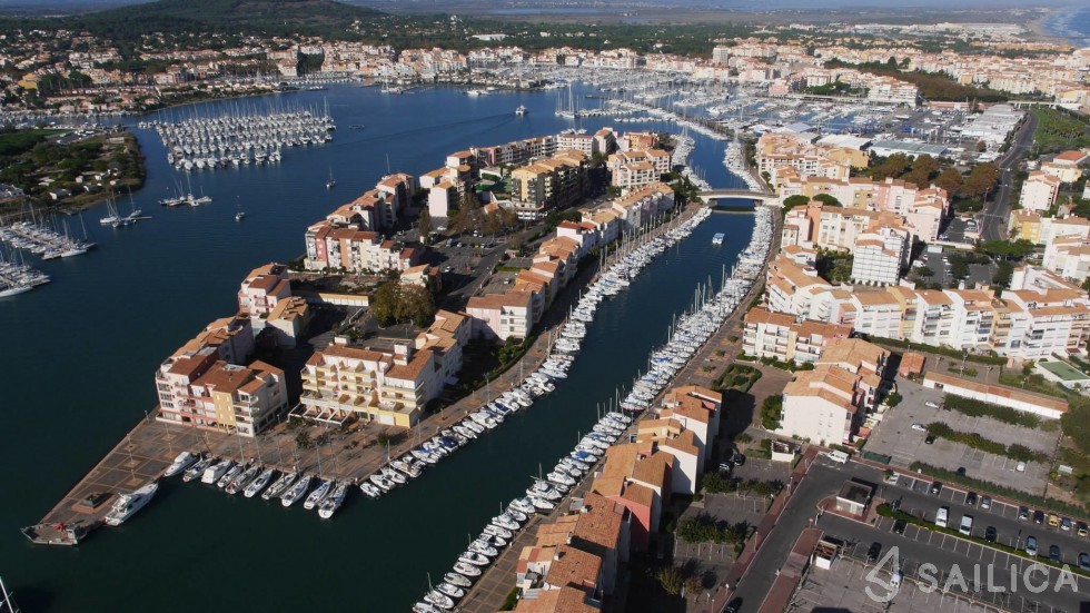 Pénichette 1107 - Yacht Charter Sailica