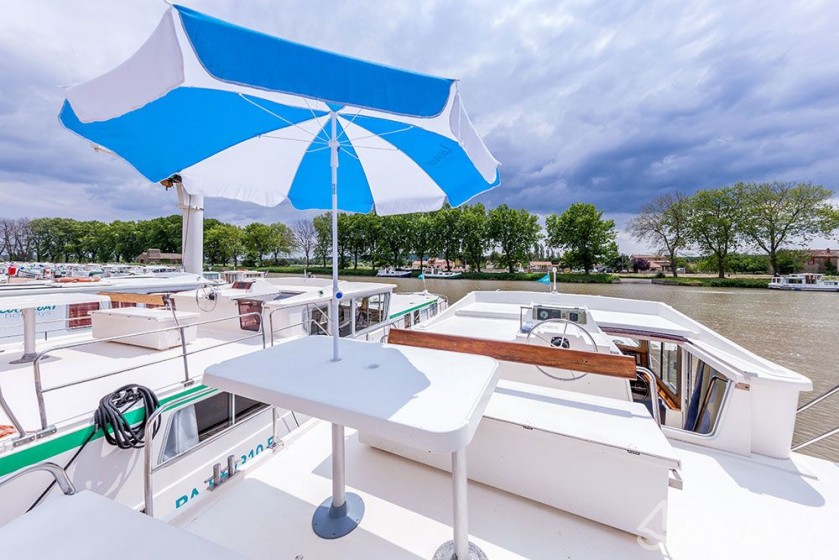 Pénichette 1165 - Yacht Charter Sailica