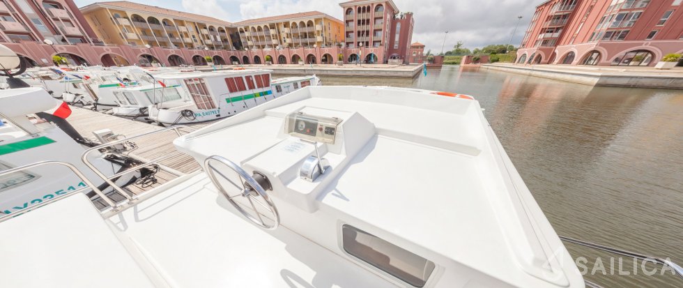 Pénichette 1180 - Yacht Charter Sailica