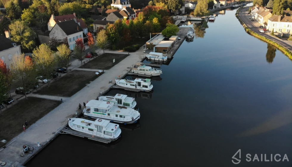 Pénichette 1260 - Yacht Charter Sailica