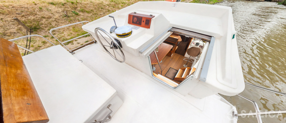 Pénichette 1400 - Yacht Charter Sailica