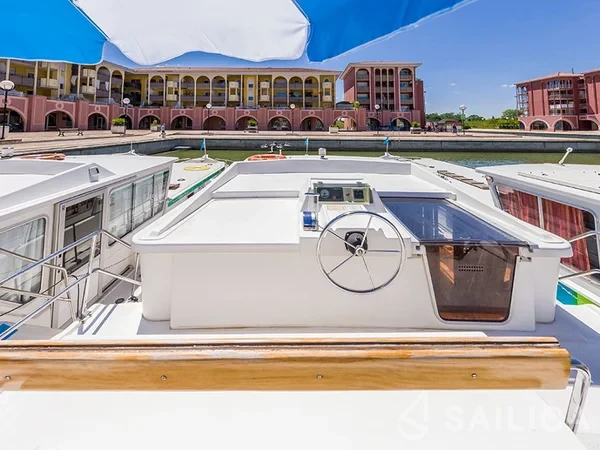 Pénichette 1400 - Yacht Charter Sailica