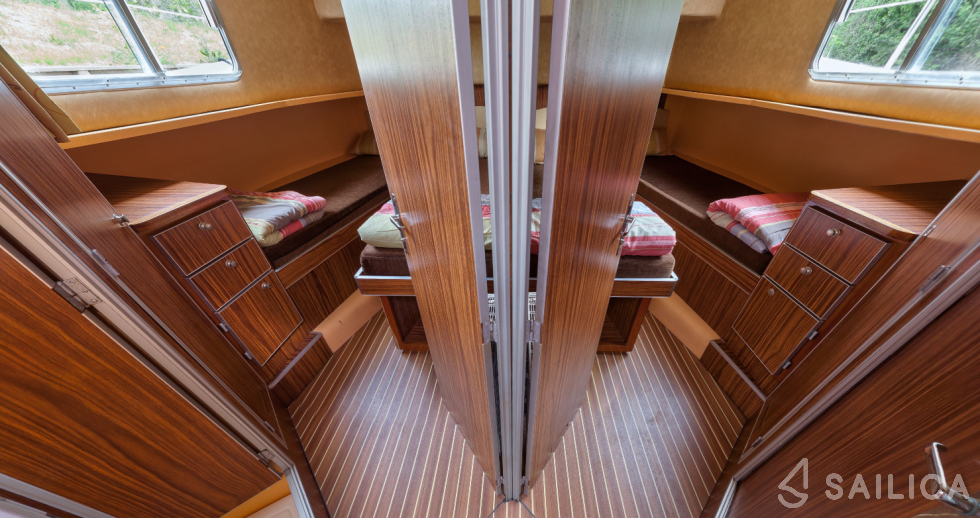Pénichette 1400 - Yacht Charter Sailica