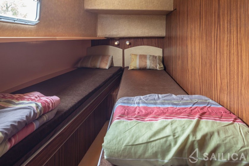 Pénichette 1400 - Yacht Charter Sailica