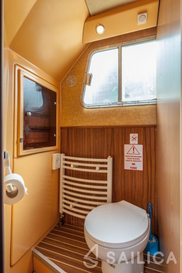 Pénichette 1400 - Yacht Charter Sailica