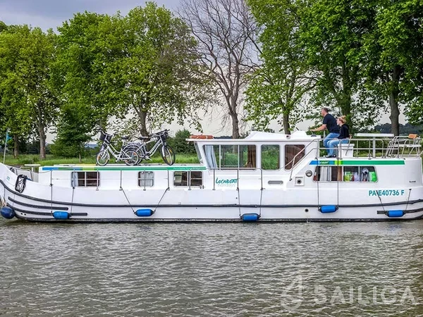 Pénichette 1400 - Yacht Charter Sailica