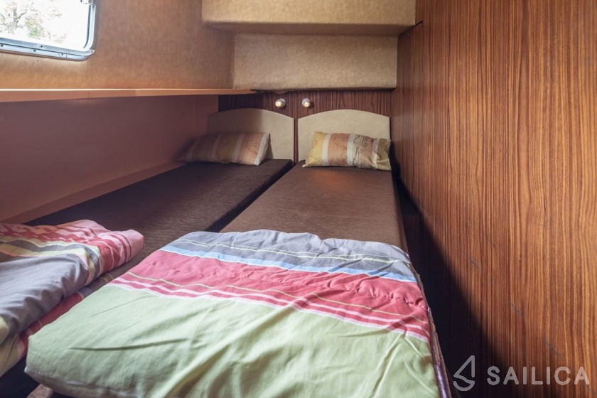 Pénichette 1400 - Yacht Charter Sailica