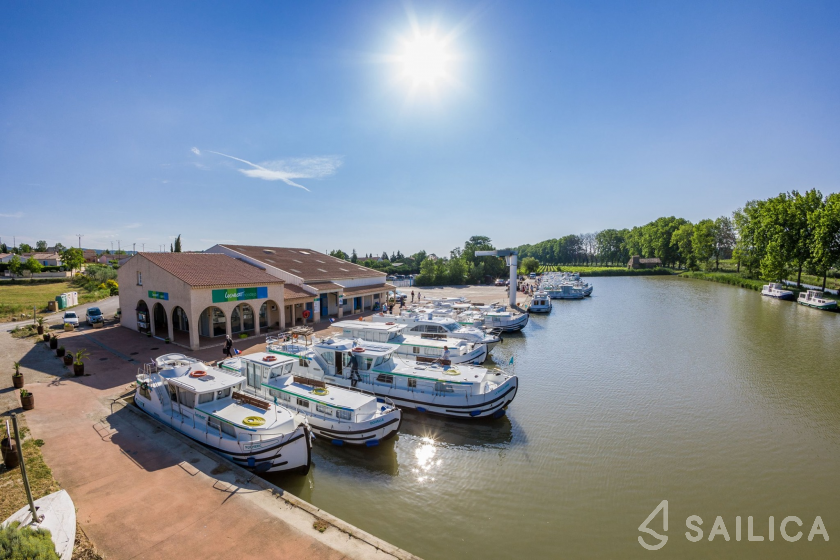 Pénichette 1400 - Yacht Charter Sailica