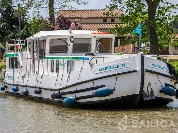 Pénichette 1400 - Yacht Charter Sailica