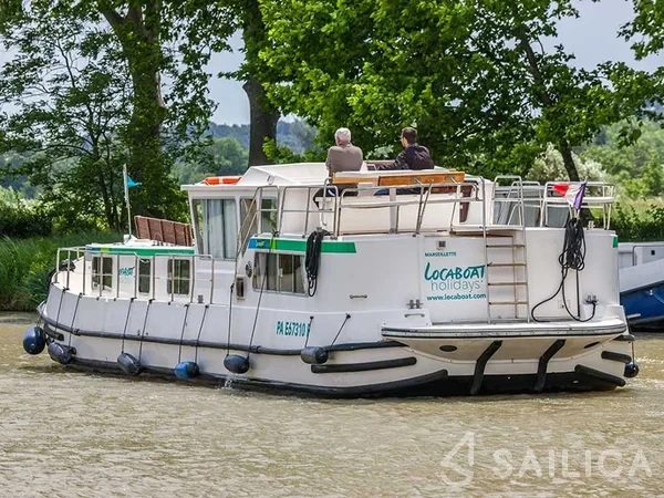 Pénichette 1400 - Yacht Charter Sailica