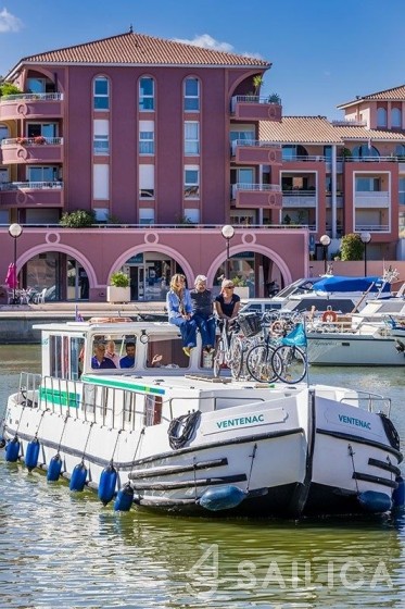 Pénichette 1500R - Yacht Charter Sailica