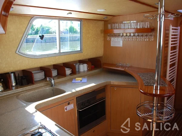 Pénichette 1500FB - Yacht Charter Sailica