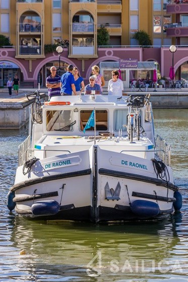 Pénichette 1500FB - Yacht Charter Sailica