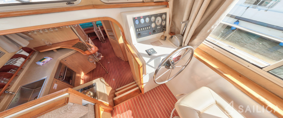 Pénichette 1500FB - Yacht Charter Sailica