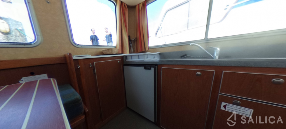 Pénichette 935 - Yacht Charter Sailica